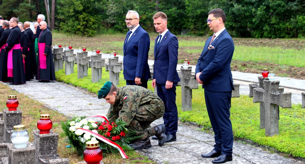 pikniki, uroczystości, WRZEŚNIOWE UROCZYSTOŚCI PALMIRACH - zdjęcie, fotografia