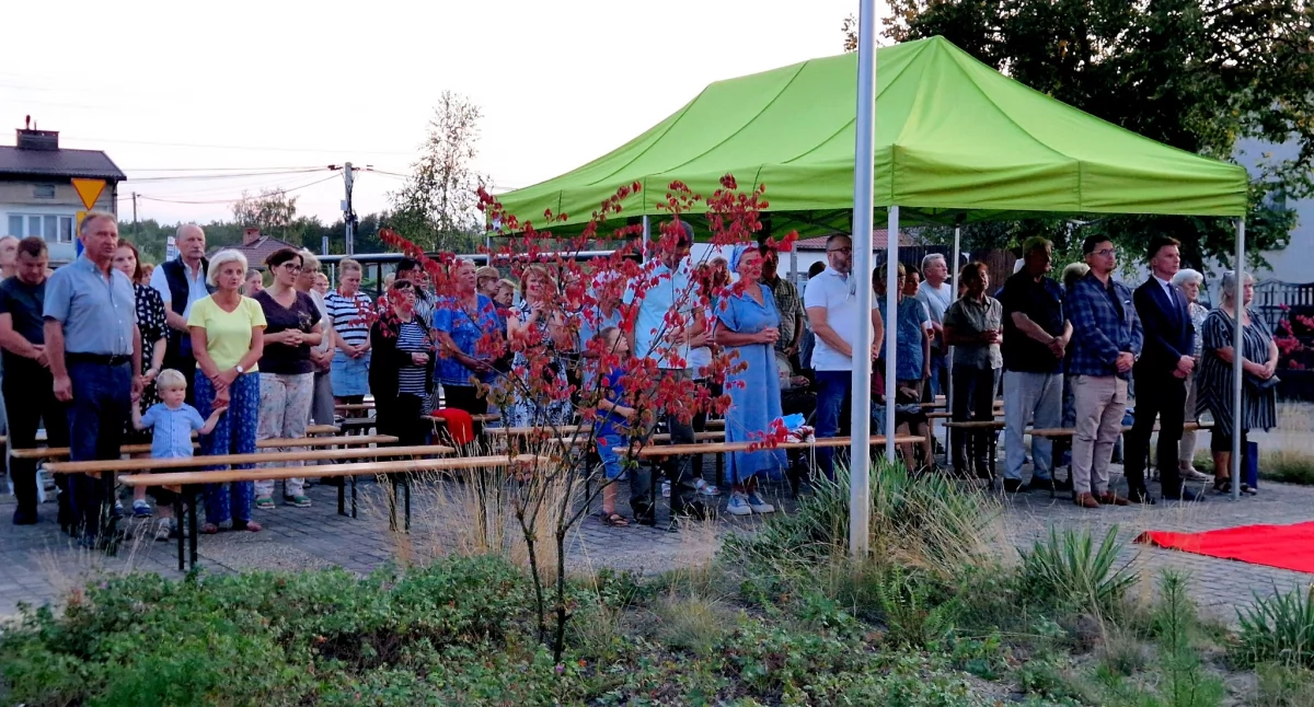 pikniki, uroczystości, ROCZNICĘ WYPADU TRUSKAW - zdjęcie, fotografia
