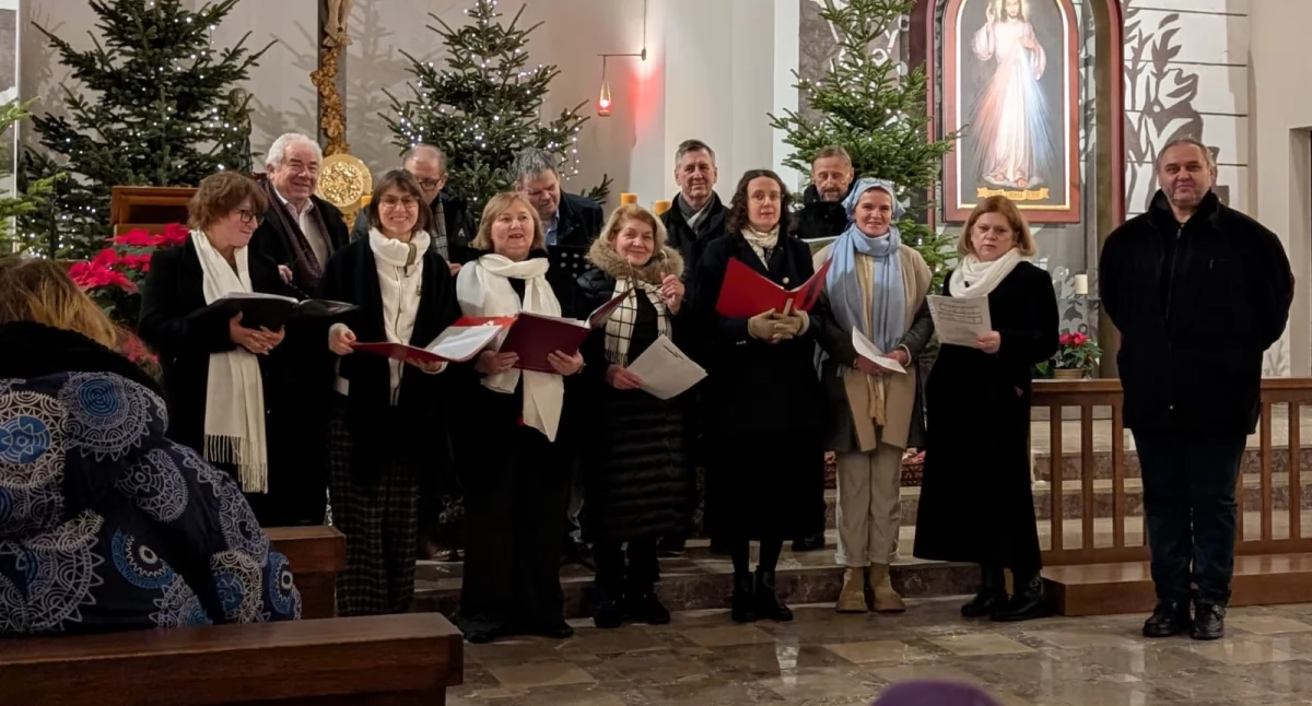 święta, KOLĘDOWANIE IZABELIŃSKIM KOŚCIELE - zdjęcie, fotografia